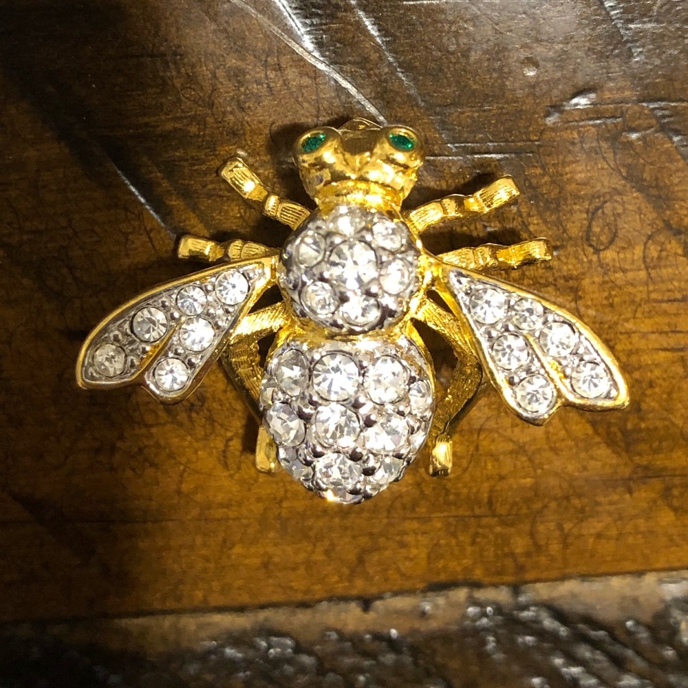 Joan Rivers Joan’s Original Bee Pin Goldtone